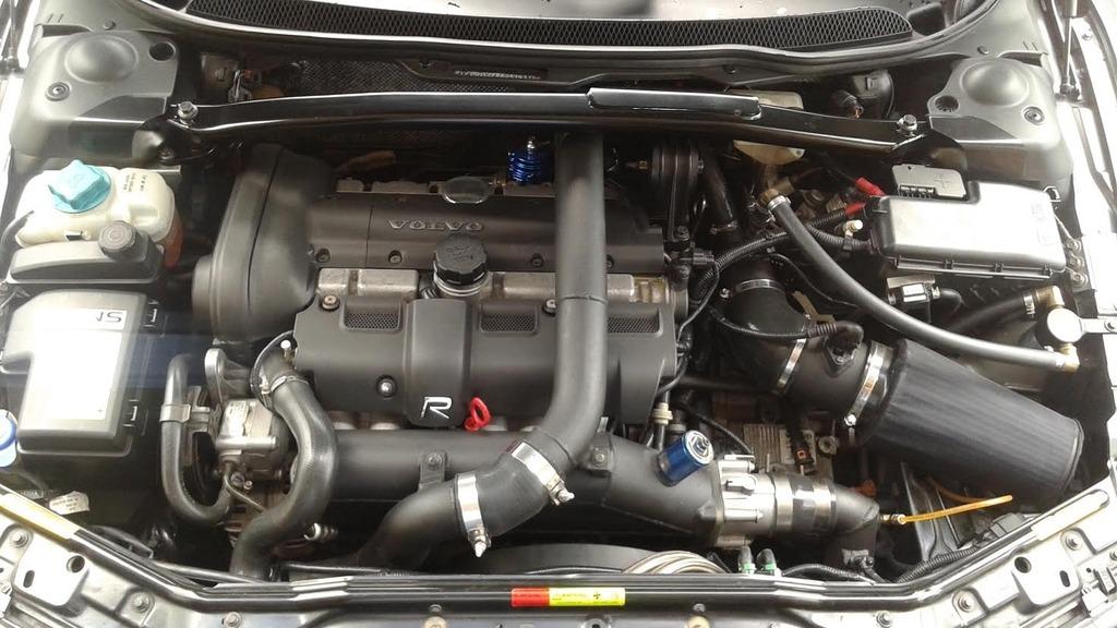 Volvo S60R engine