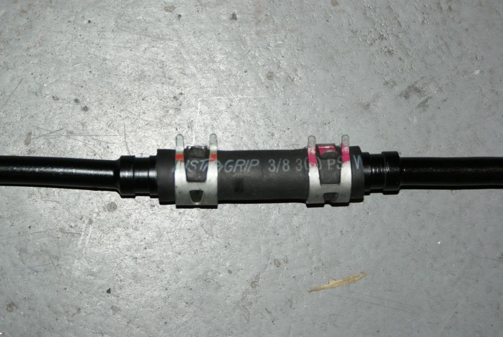 Volvo S60R turbo oil line