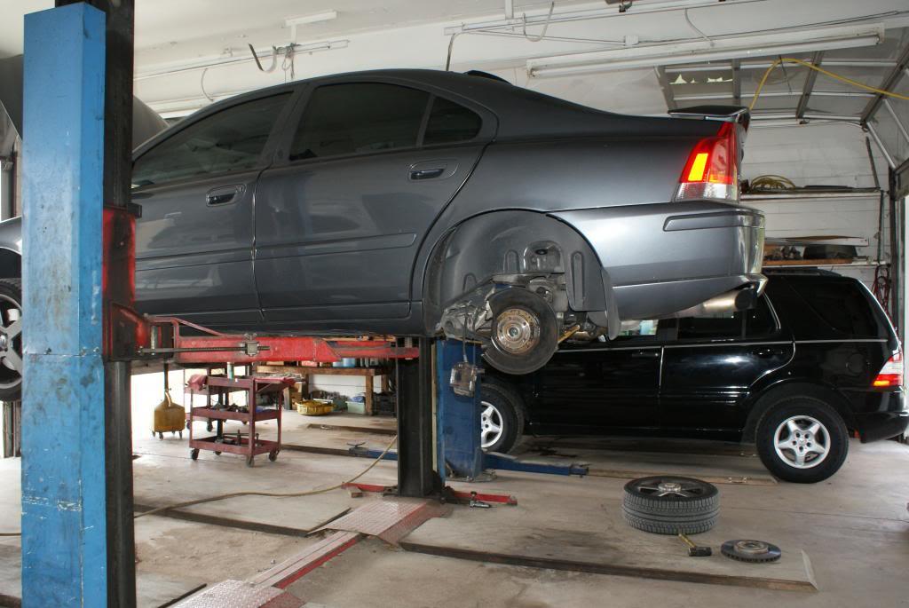 Volvo S60R lift