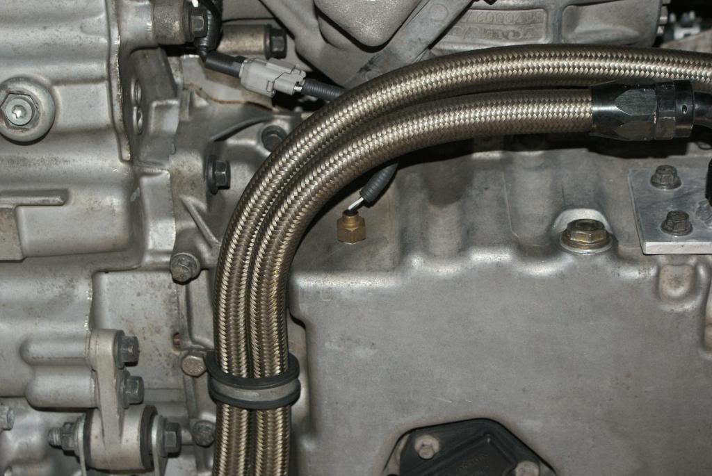 Volvo S60R oil lines