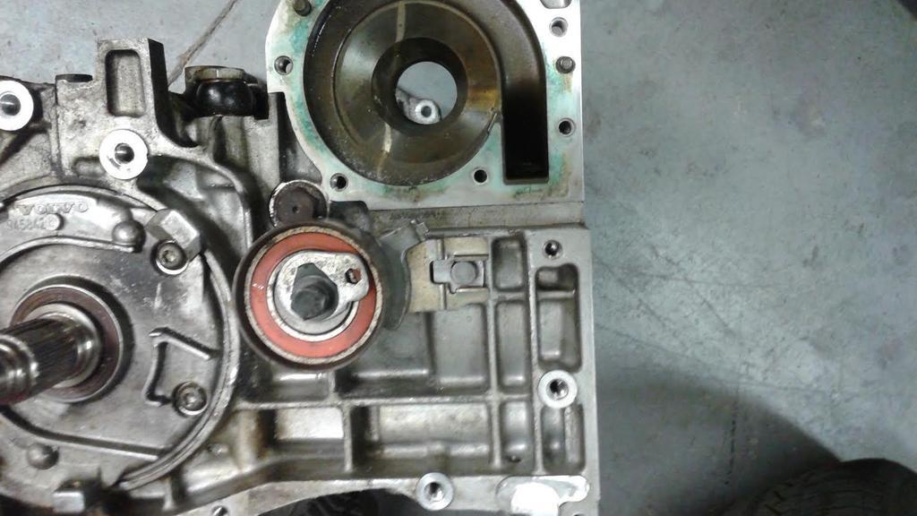 Volvo S60R tensioner 