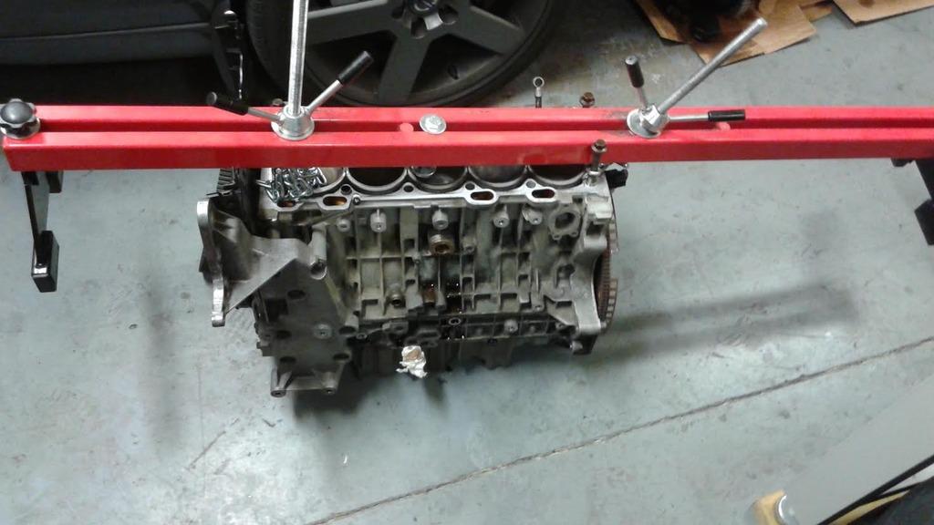 Volvo S60R engine block