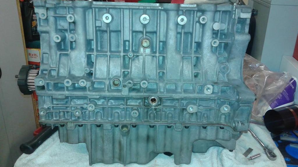 Volvo S60R engine block