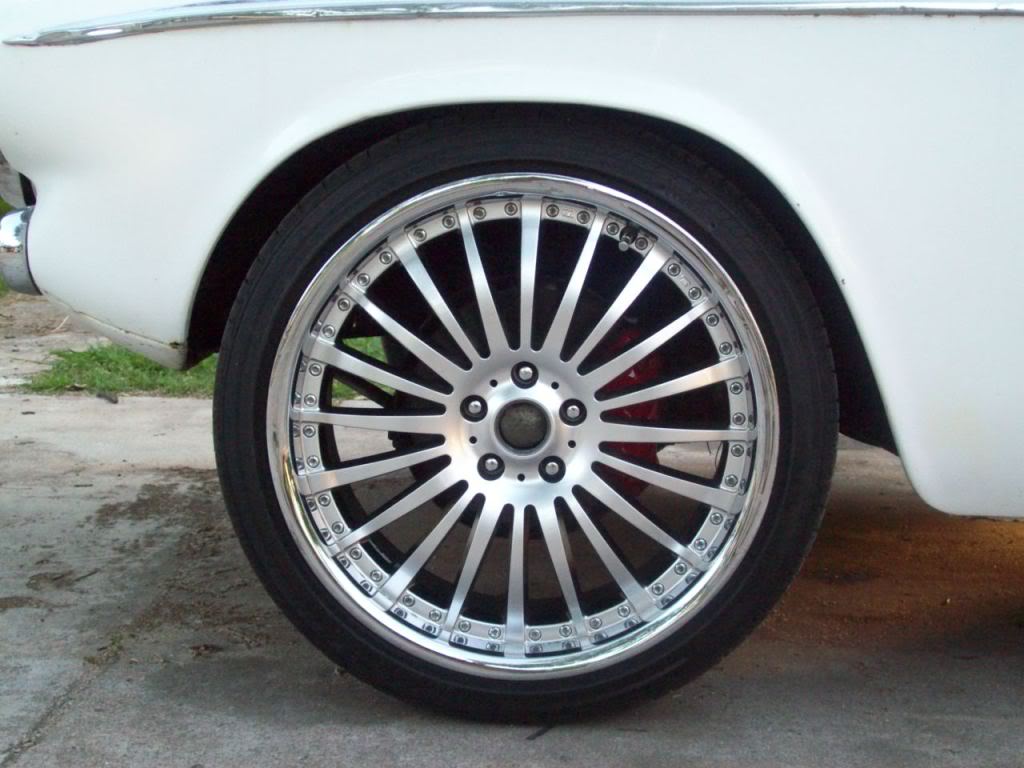 Volvo P1800 wheel