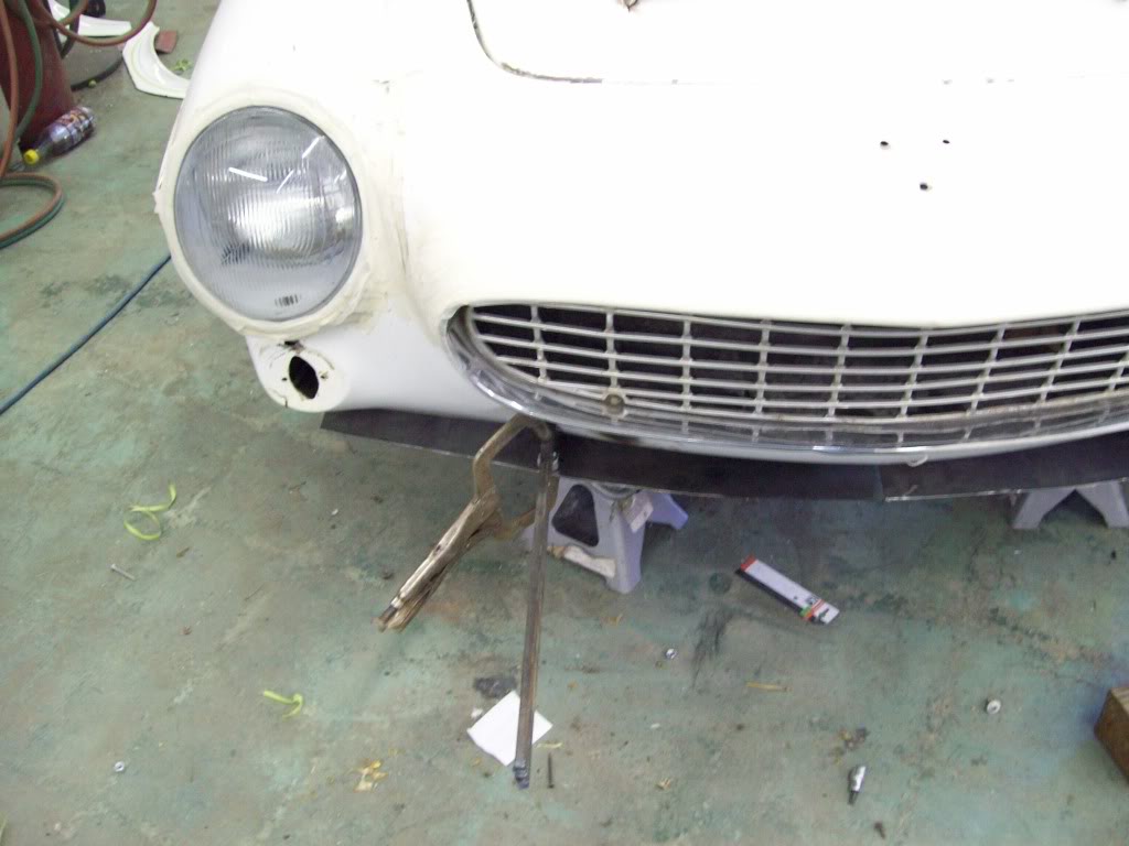 Volvo P1800 front