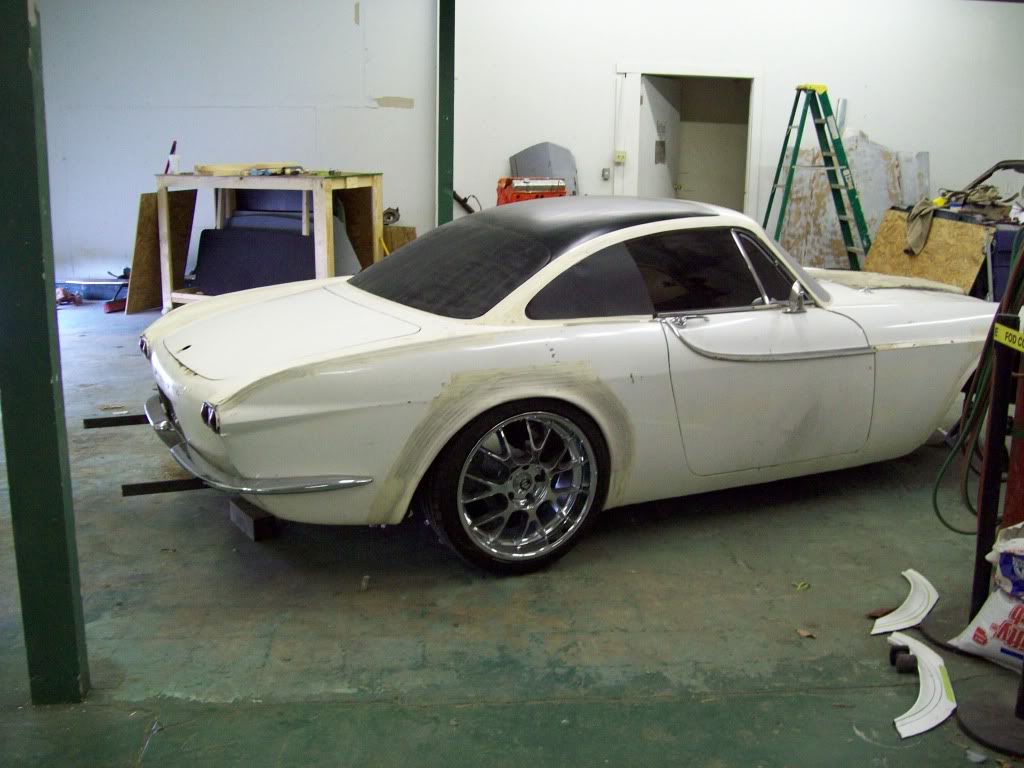 Volvo P1800 stance