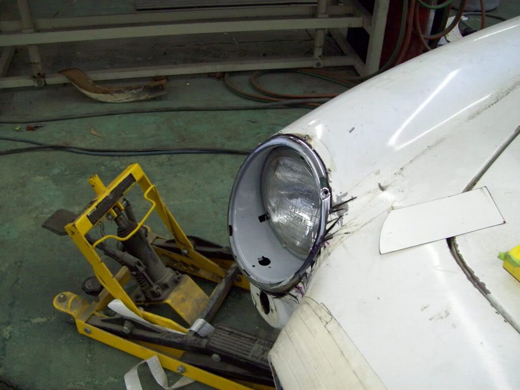 Volvo P1800 headlight