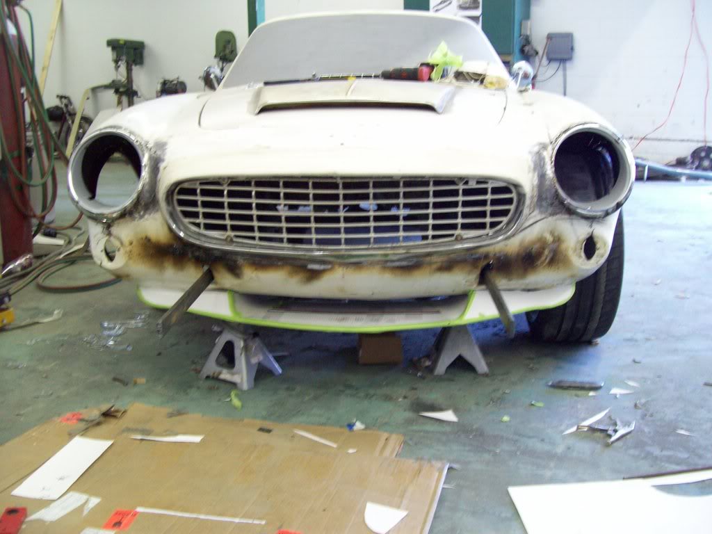 Volvo P1800 front