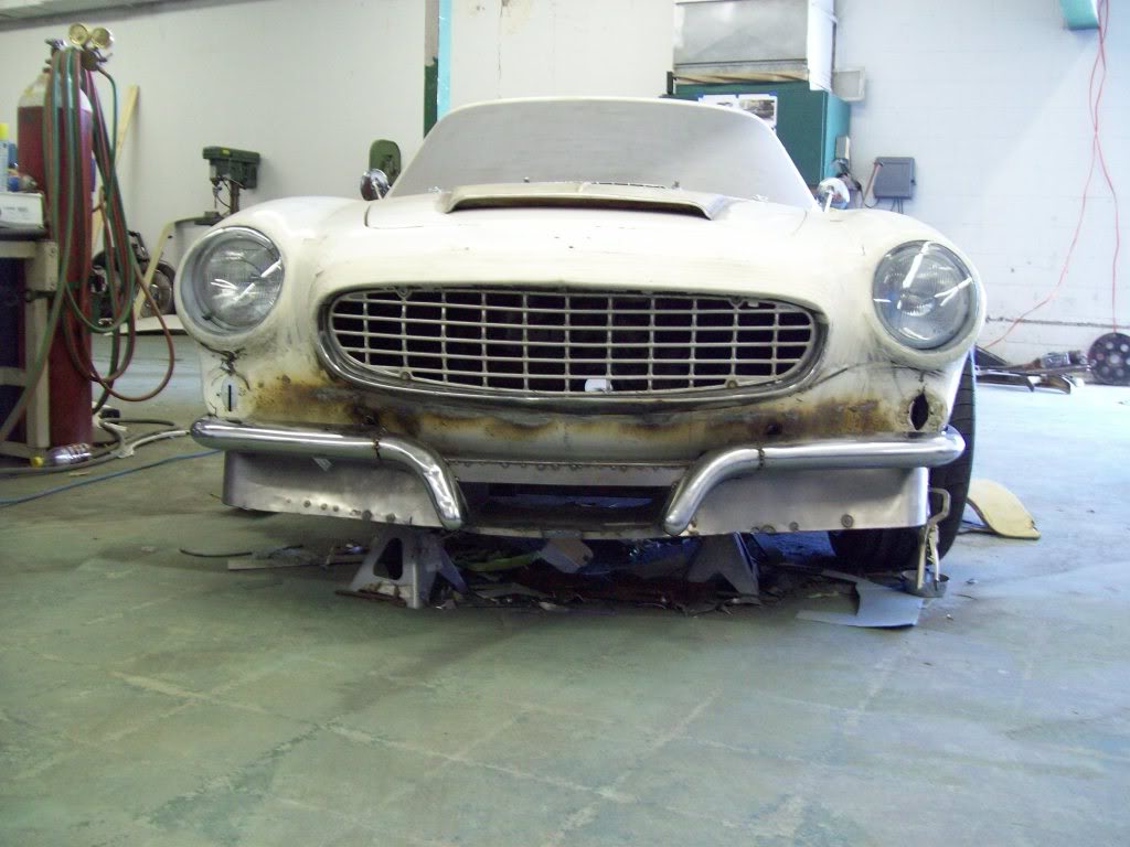 Volvo P1800 front