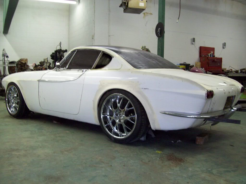 Volvo P1800 stance