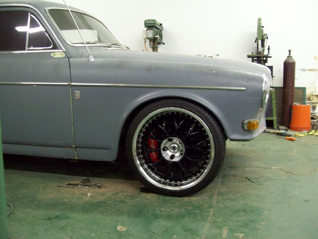 Volvo P1800 wheel