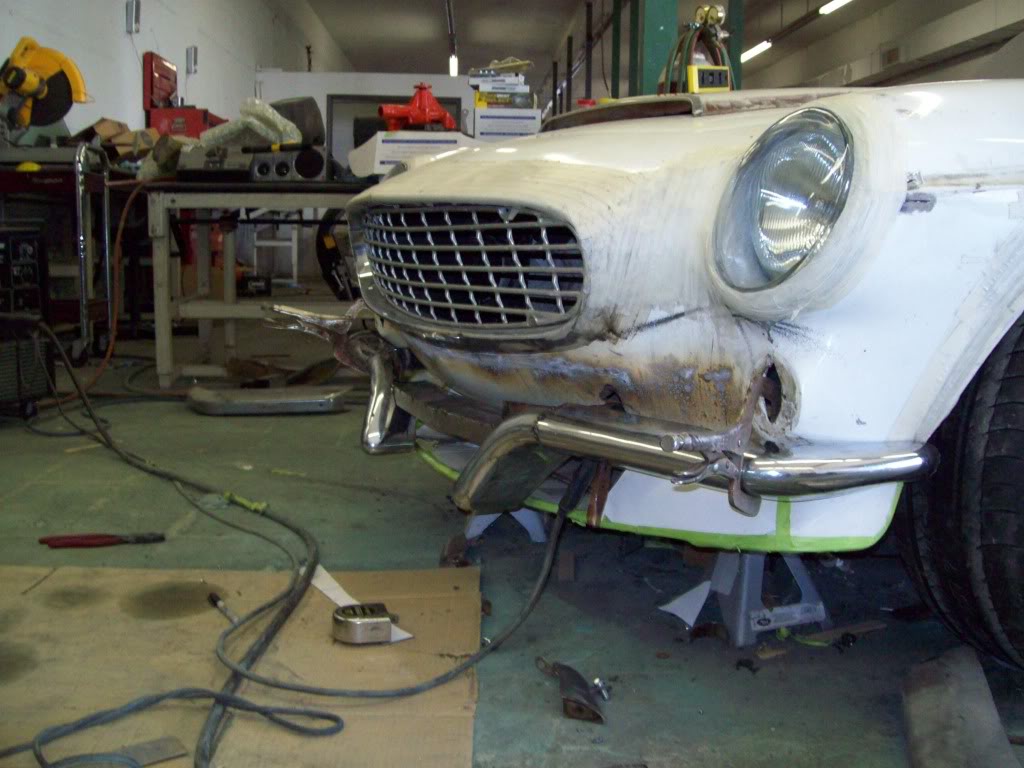 Volvo P1800 front