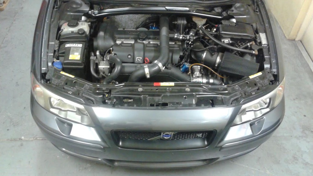 Volvo S60R engine