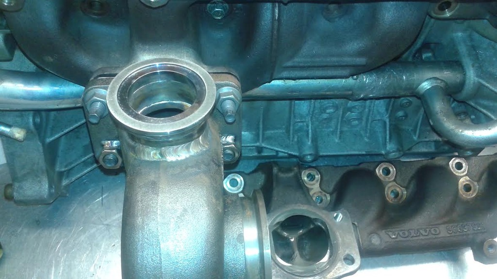 Volvo exhaust manifold