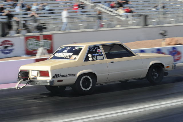 Ford Fairmont drag racing