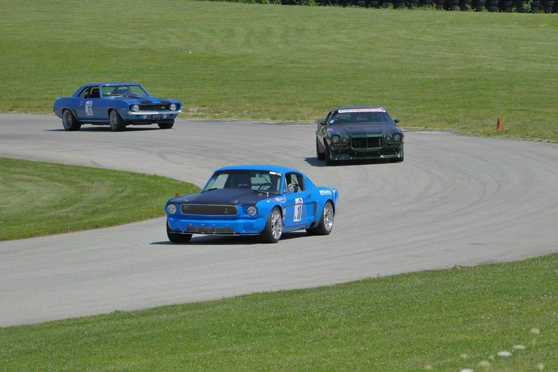 Ford Mustang racing