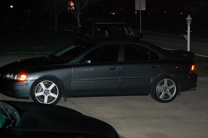 Volvo S60R night