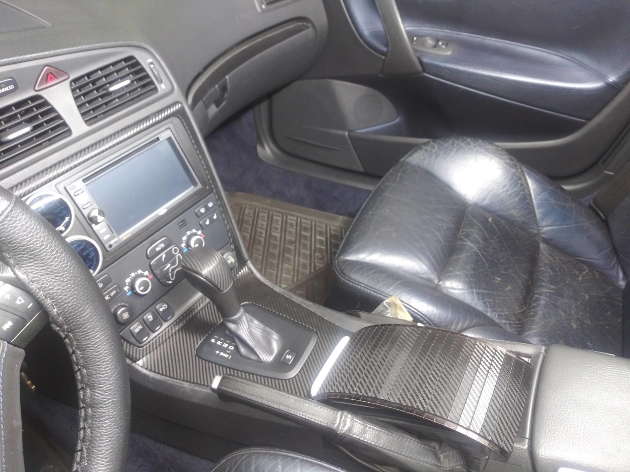 Volvo S60R carbon wrapped interior