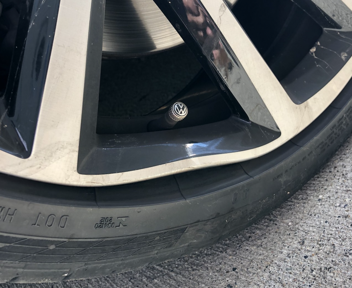 2019 VW Golf R bent OEM wheel